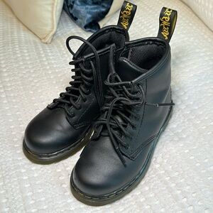 Dr. Martens  Black Toddler Boots Size 9 Softy T Leather Lace Up Boots 8 Eye Zip